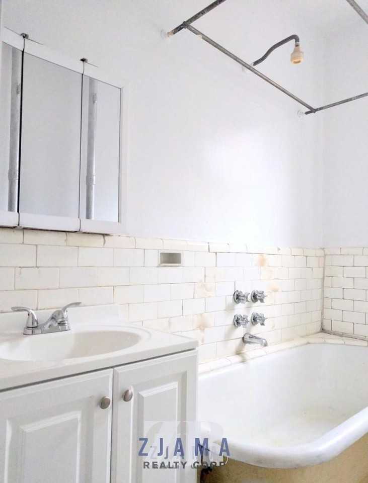 2621 Cortelyou Rd - Photo 7 of 10