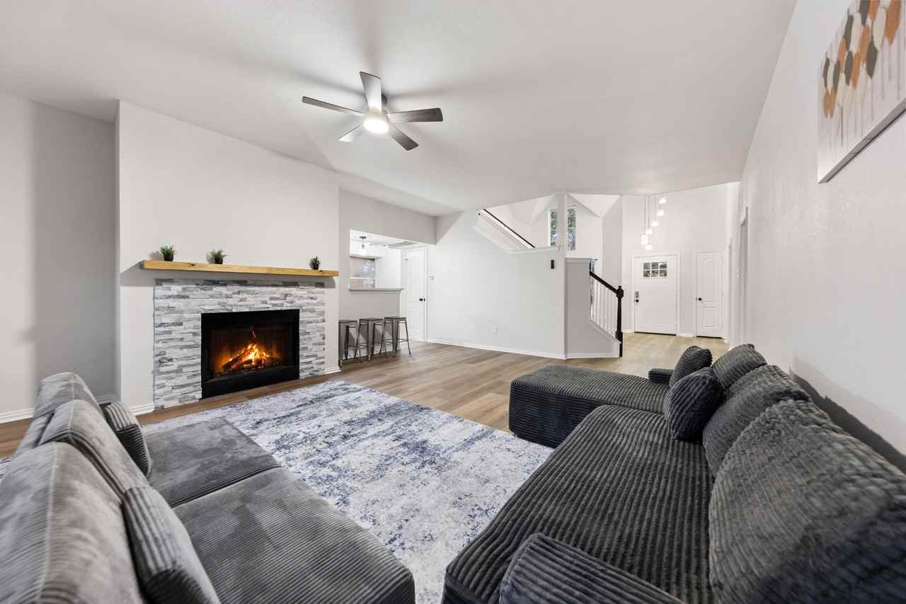 Baccarat Dr - Photo 6 of 13