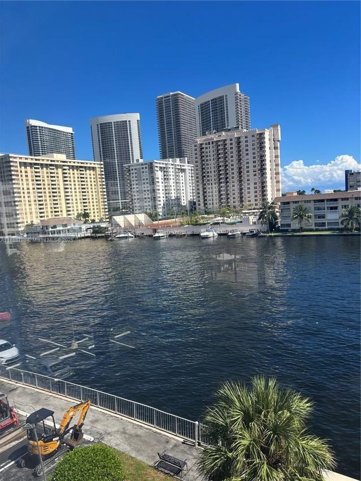 111 Golden Isles Drive #D10 - Photo 3 of 27