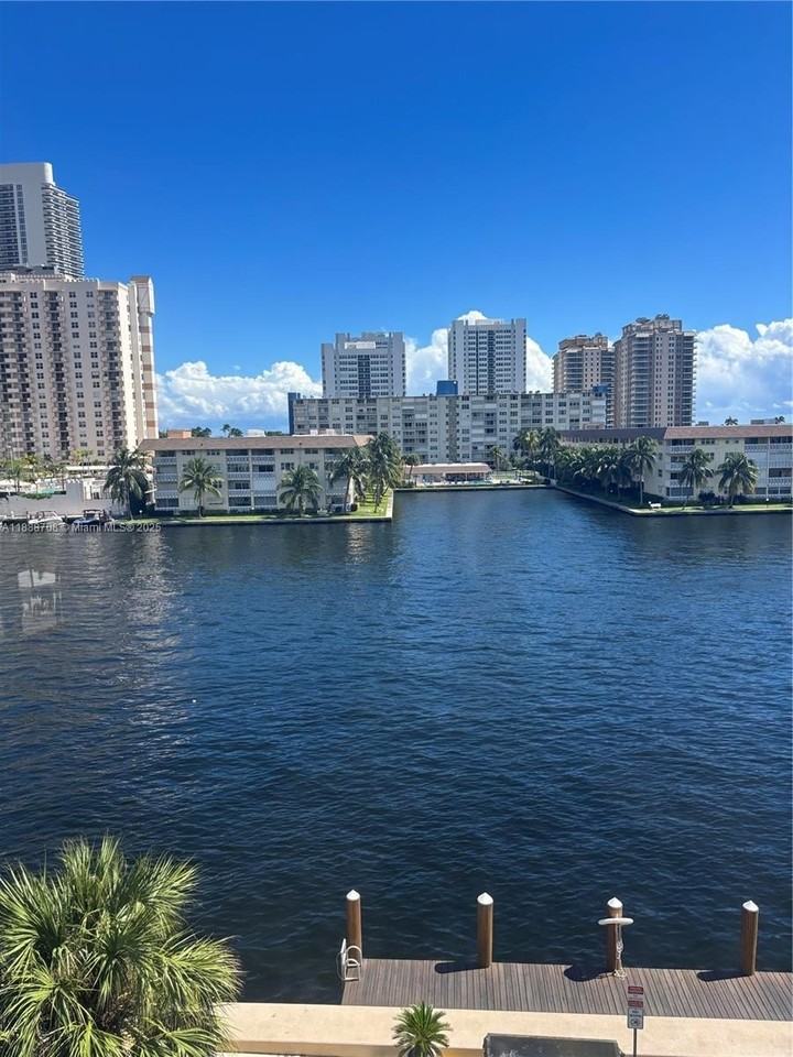 111 Golden Isles Drive #D10 - Photo 5 of 27