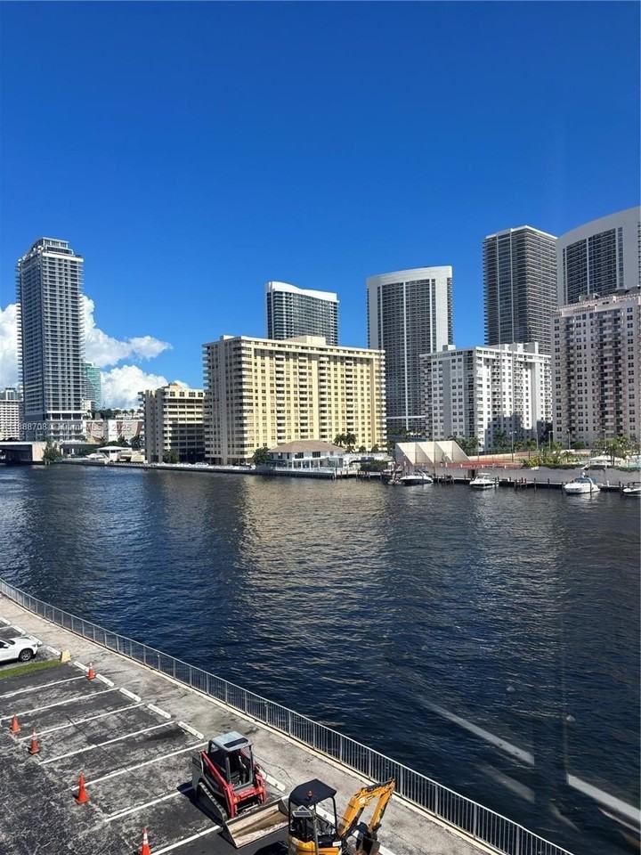 111 Golden Isles Drive #D10 - Photo 6 of 27