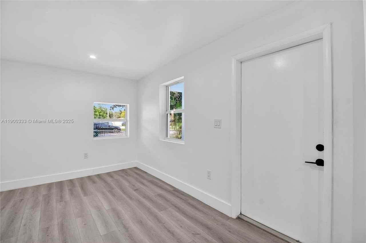 428 Nw 97th St #0 - Photo 6 of 43