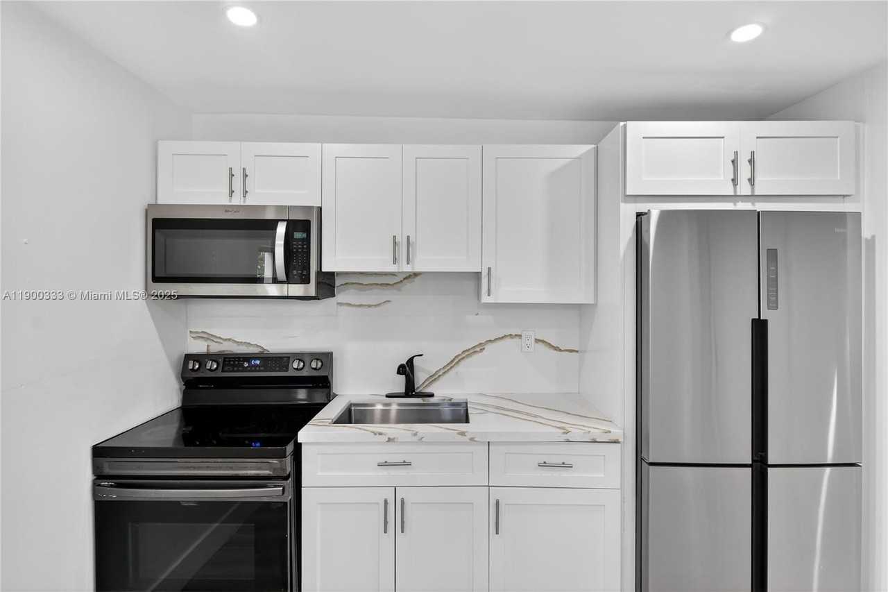 428 Nw 97th St #0 - Photo 7 of 43