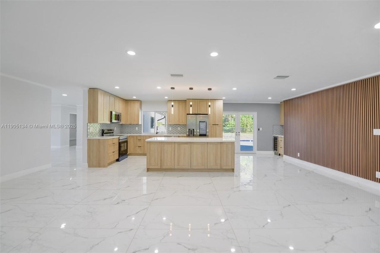 11811 Nw 5th Ct #11811 - Photo 2 of 40