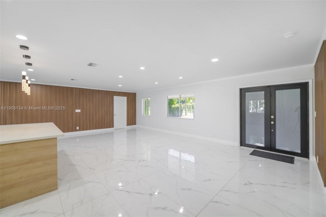 11811 Nw 5th Ct #11811 - Photo 6 of 40