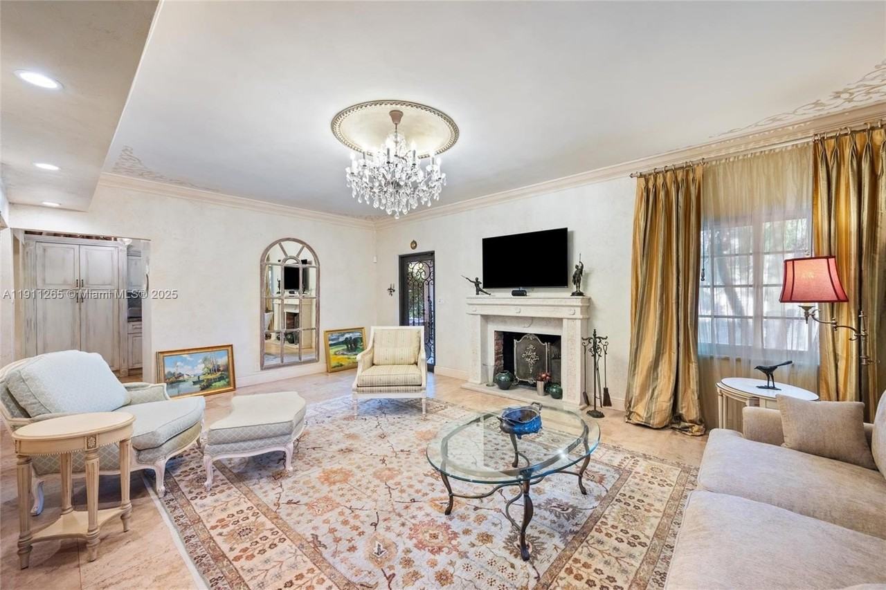 3308 Ne 16th Pl - Photo 6 of 31