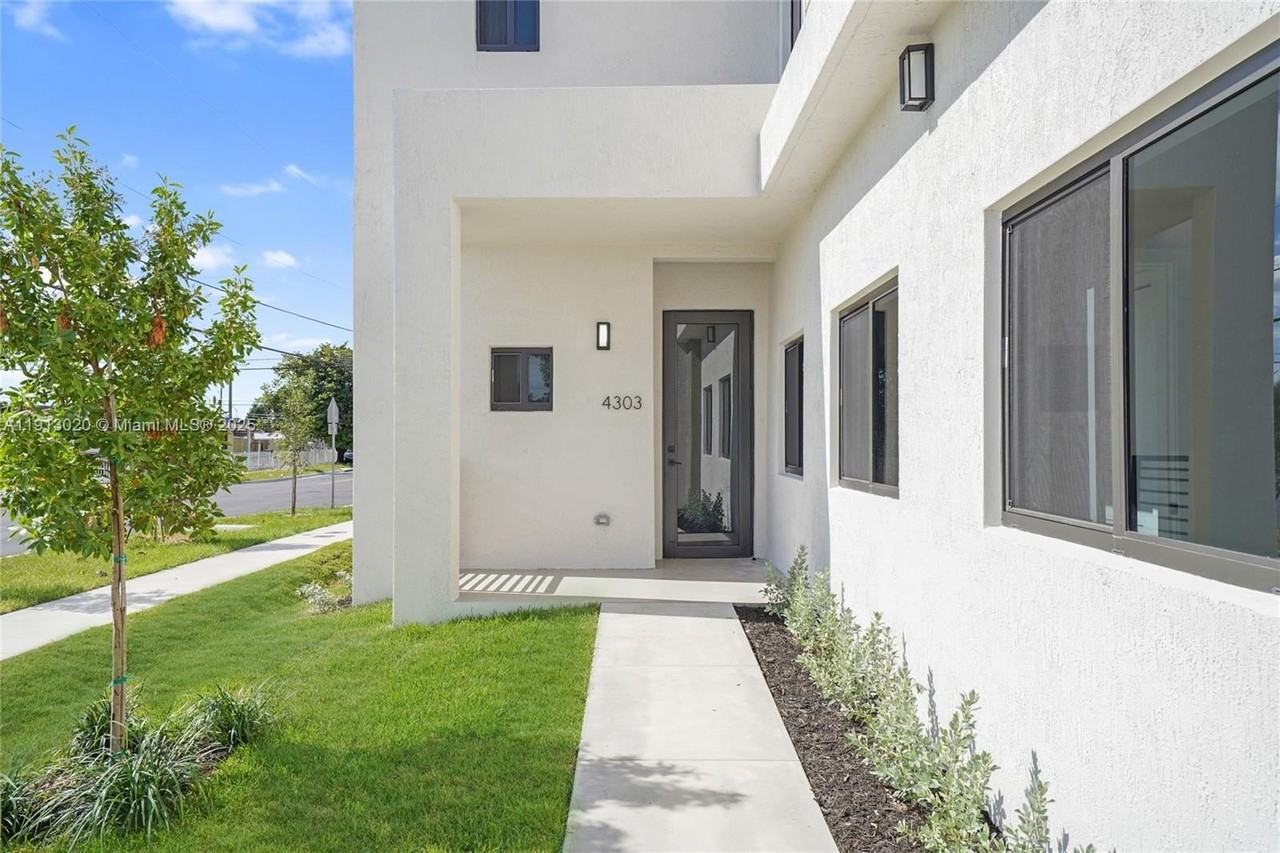 4303 E 8th Ct #C - Photo 2 of 27