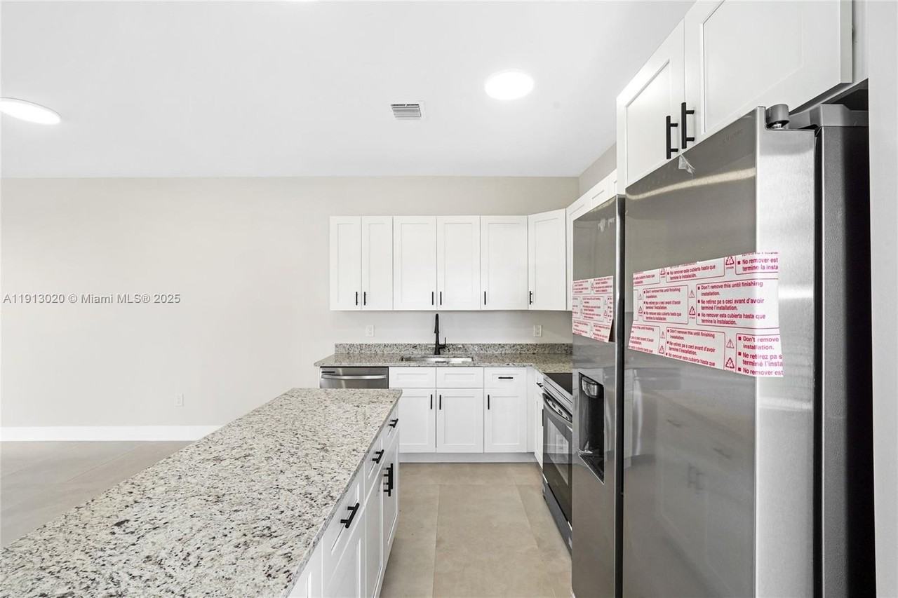 4303 E 8th Ct #C - Photo 7 of 27