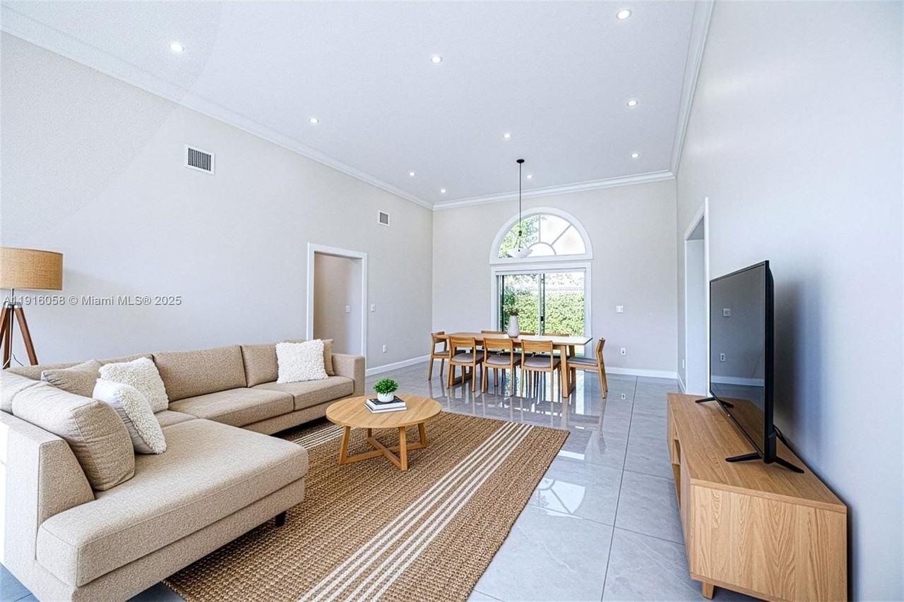 15461 Sw 170th Ter - Photo 6 of 25