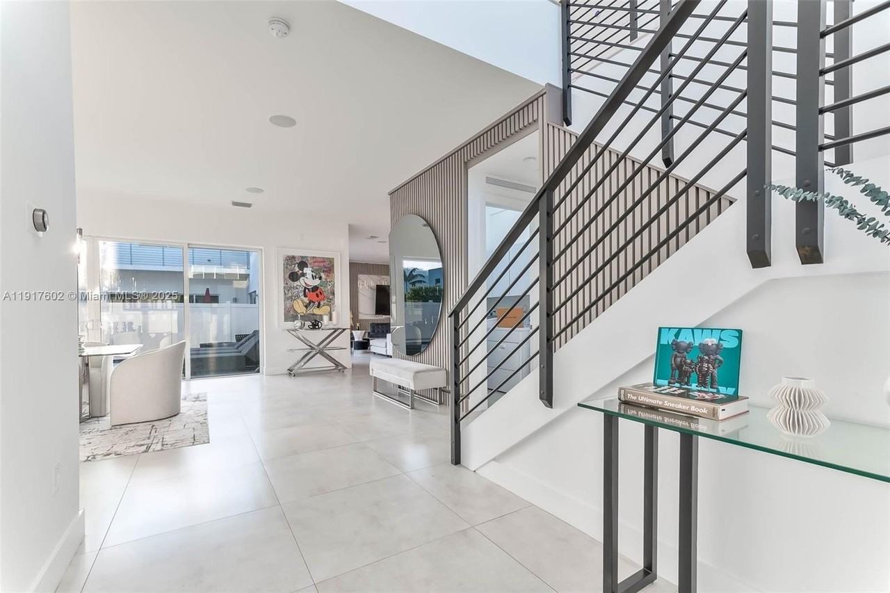 7446 Nw 99th Ct - Photo 4 of 43