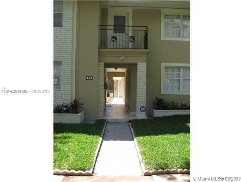 30 Phoenetia Ave #8 - Photo 2 of 10