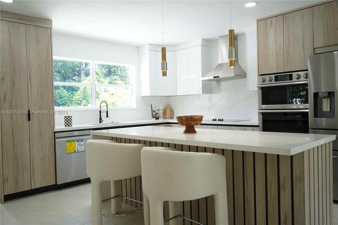 6236 Sw 11th St - Photo 6 of 15