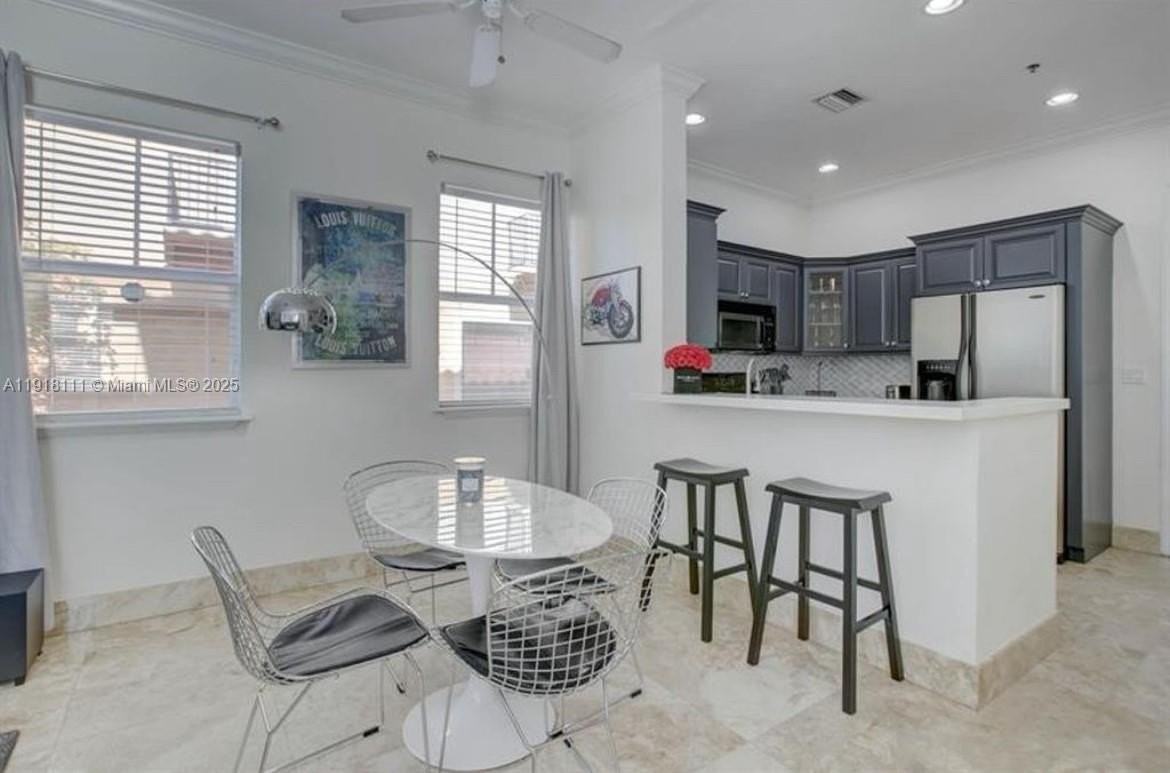 601 Ne 11th Ave - Photo 4 of 36