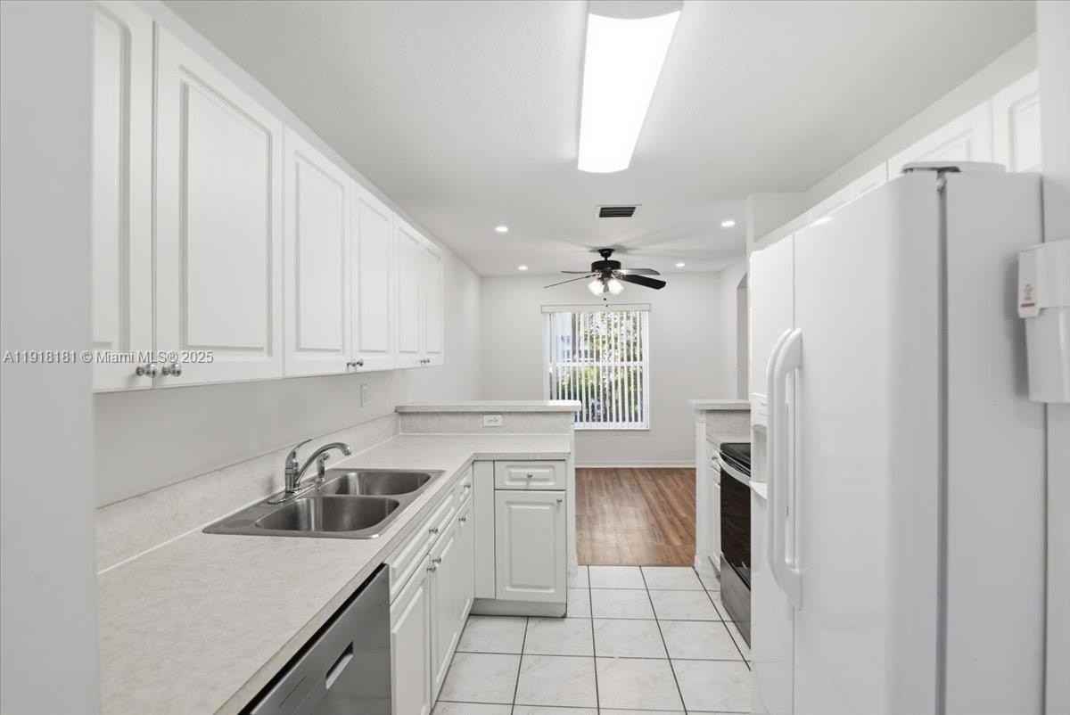 2247 Nw 171st Ter #2247 - Photo 2 of 29