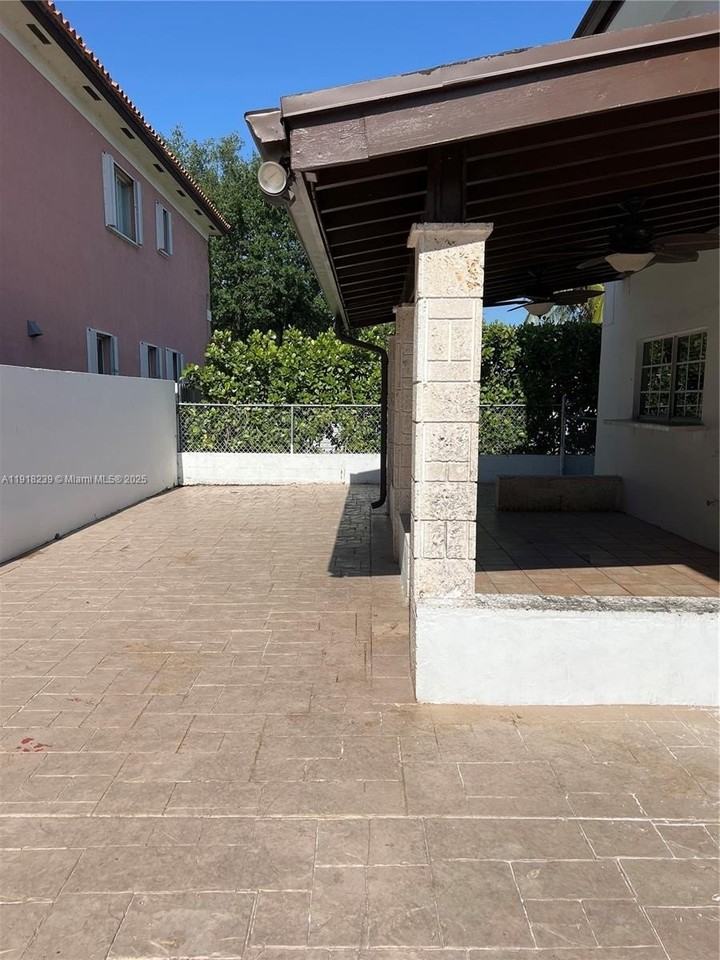 6284 Sw 26th St #0 - Photo 6 of 25