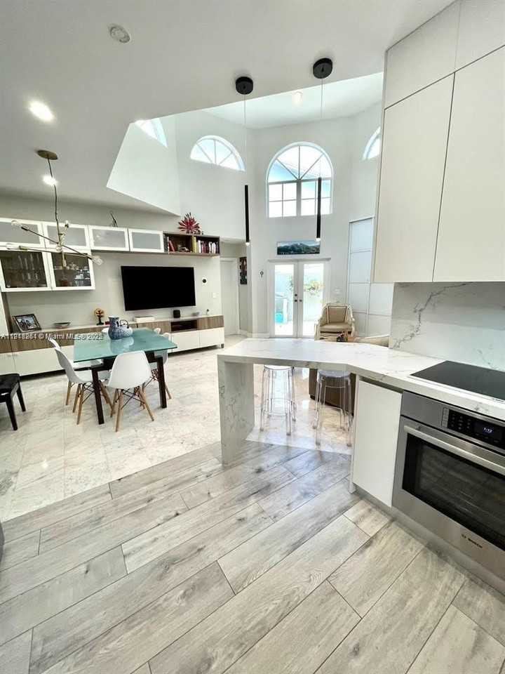 3070 Allamanda St #J - Photo 7 of 22