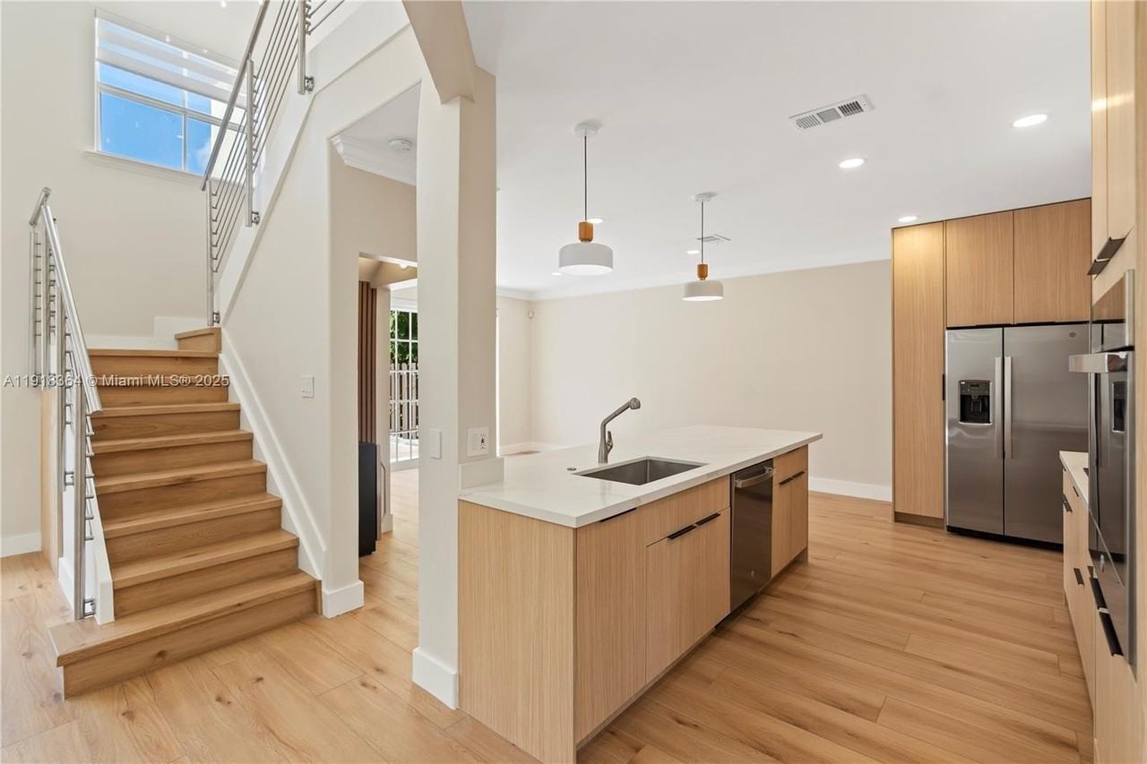 11032 Northwest 48th Lane - Photo 7 of 31