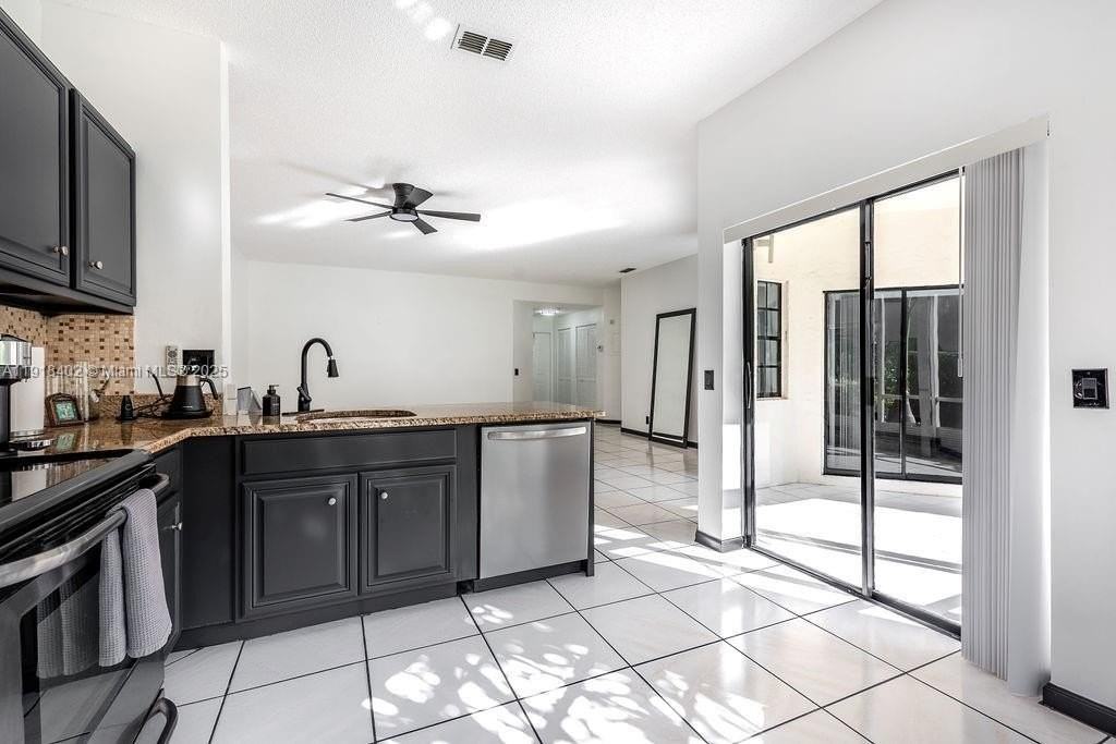 6641 Via Regina #6641