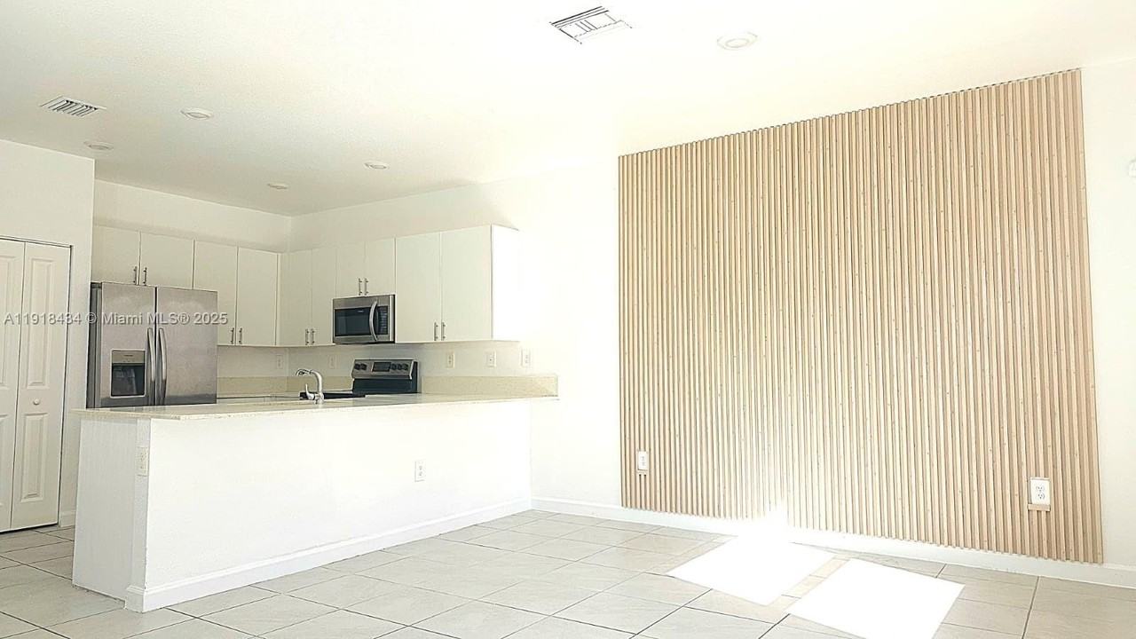 11774 Sw 246th Ln #11774 - Photo 5 of 18