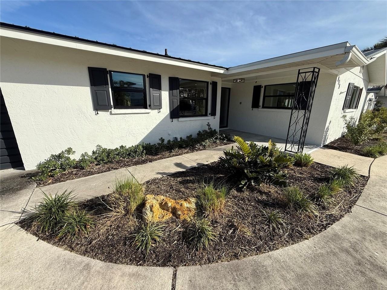 808 25th Ave W - Photo 4 of 36