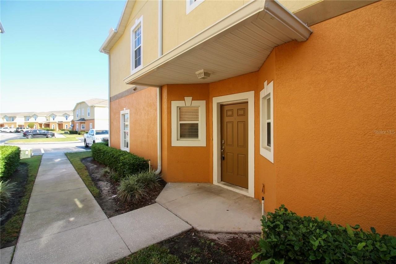 4181 Winding Vine Dr - Photo 3 of 26