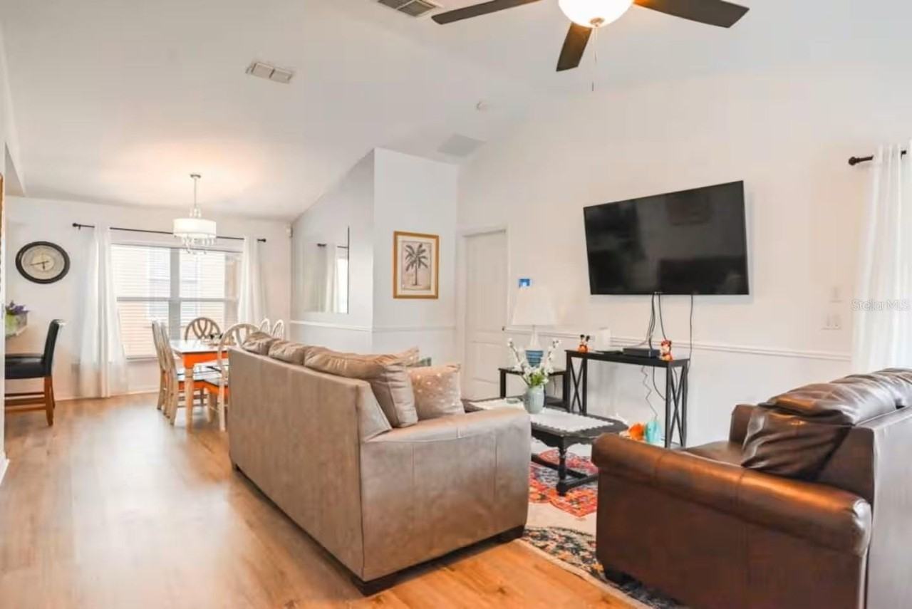 1904 Royal Ridge Dr - Photo 2 of 15