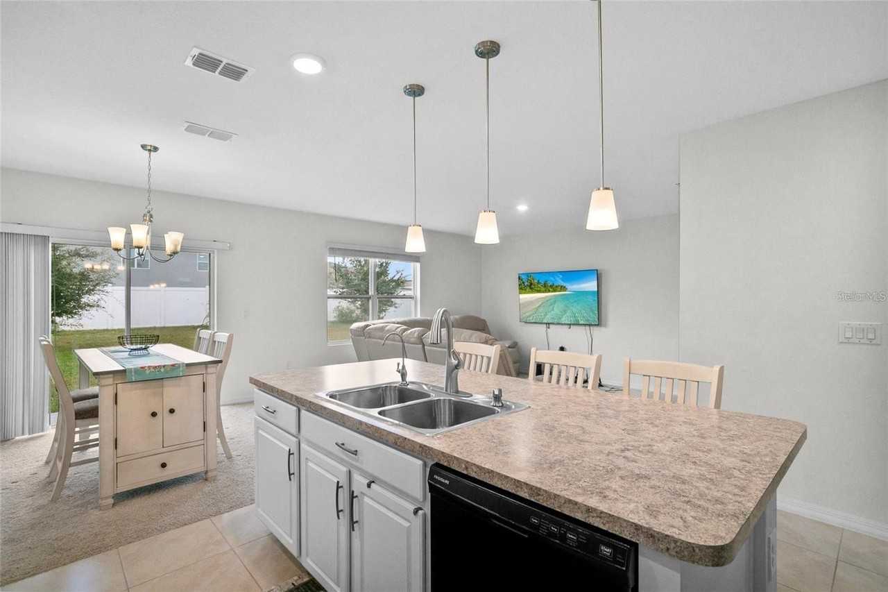 1872 Rustic Falls Drive - Photo 4 of 26