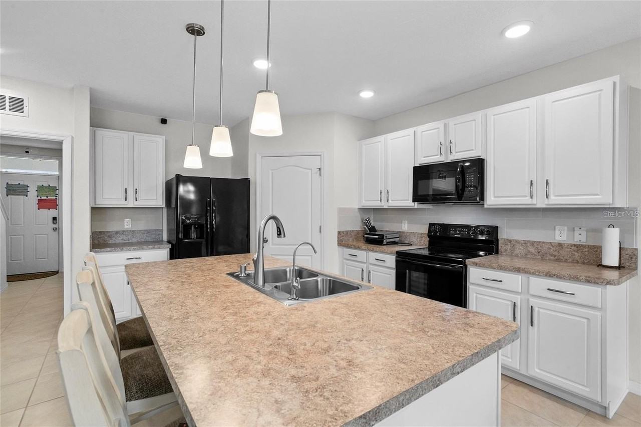 1872 Rustic Falls Drive - Photo 7 of 26