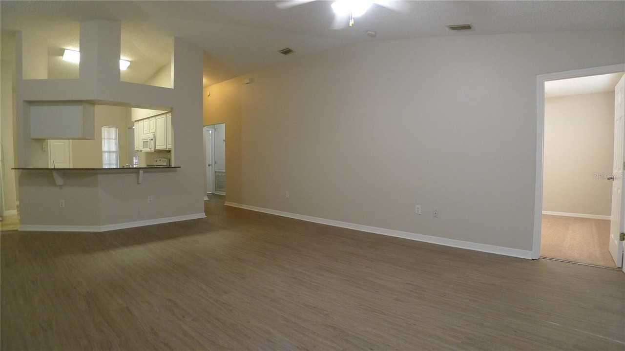 6405 Pine Top Way - Photo 3 of 24