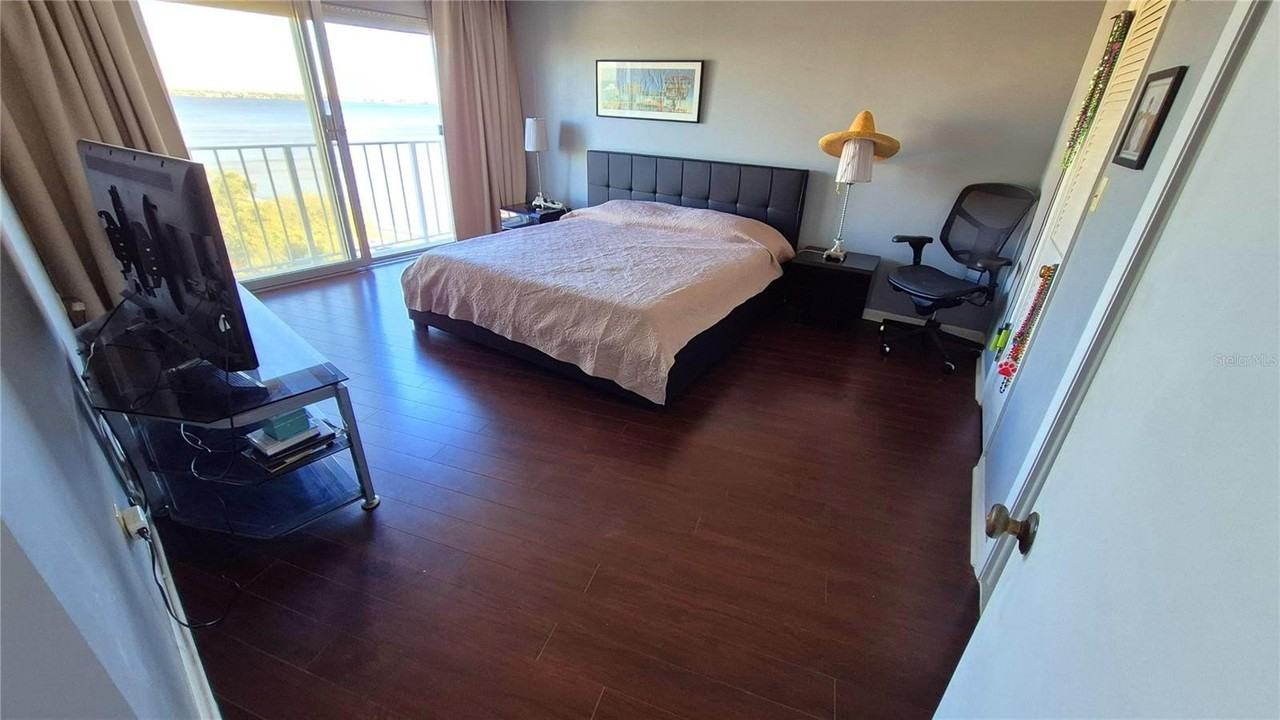 2611 Bayshore Blvd #806 - Photo 4 of 35