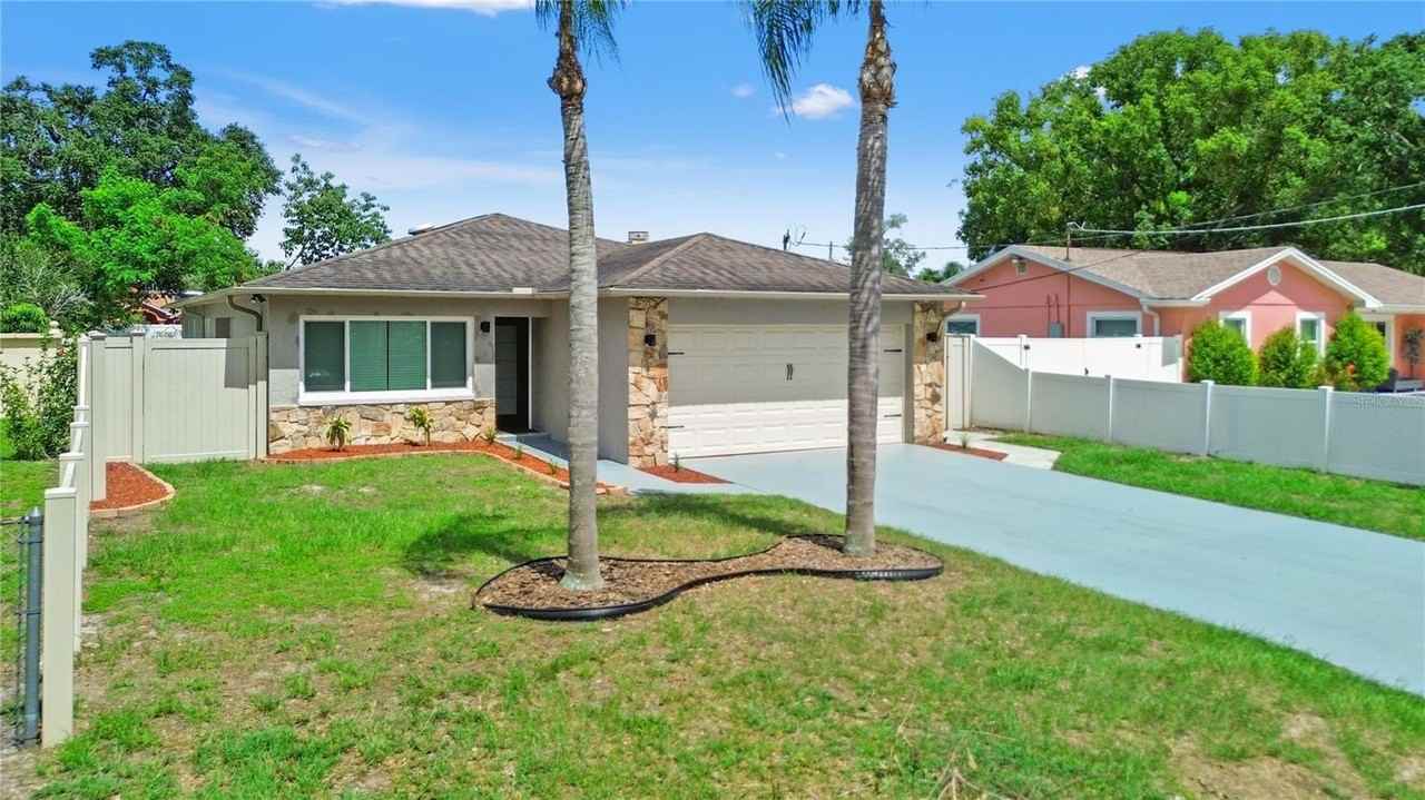 7021 Blossom Ave - Photo 2 of 25