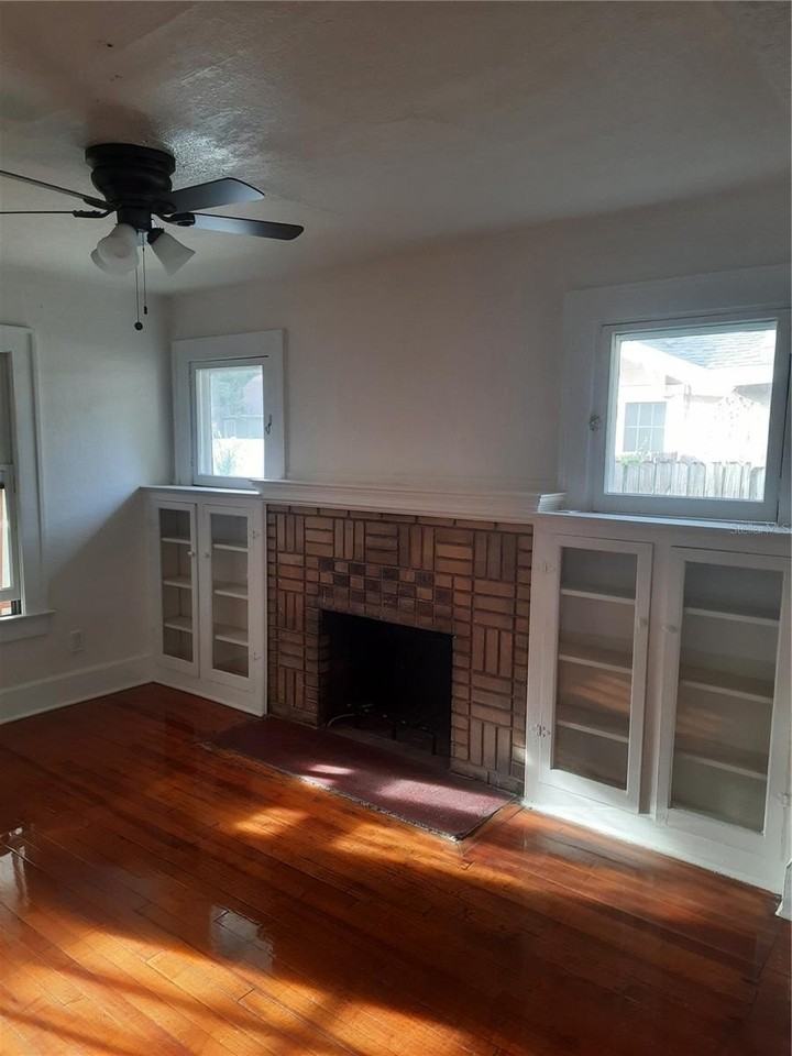 1182 8th St N - Photo 3 of 13