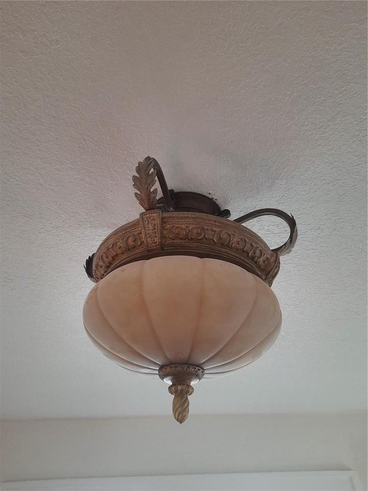 1182 8th St N - Photo 4 of 13