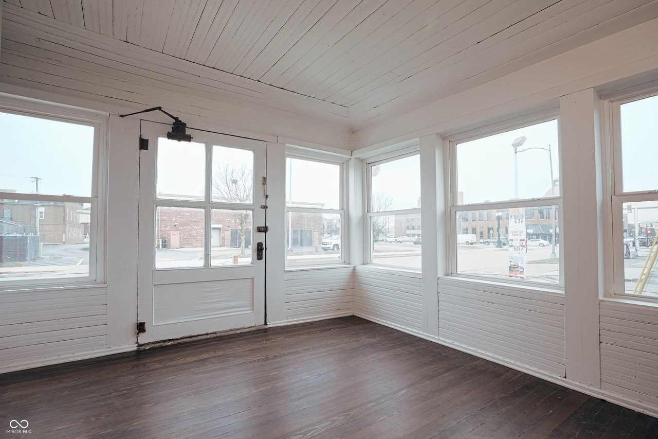 217 S Meridian St - Photo 4 of 28