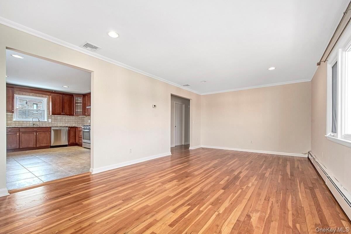 222 Gainsborg Ave E - Photo 5 of 14