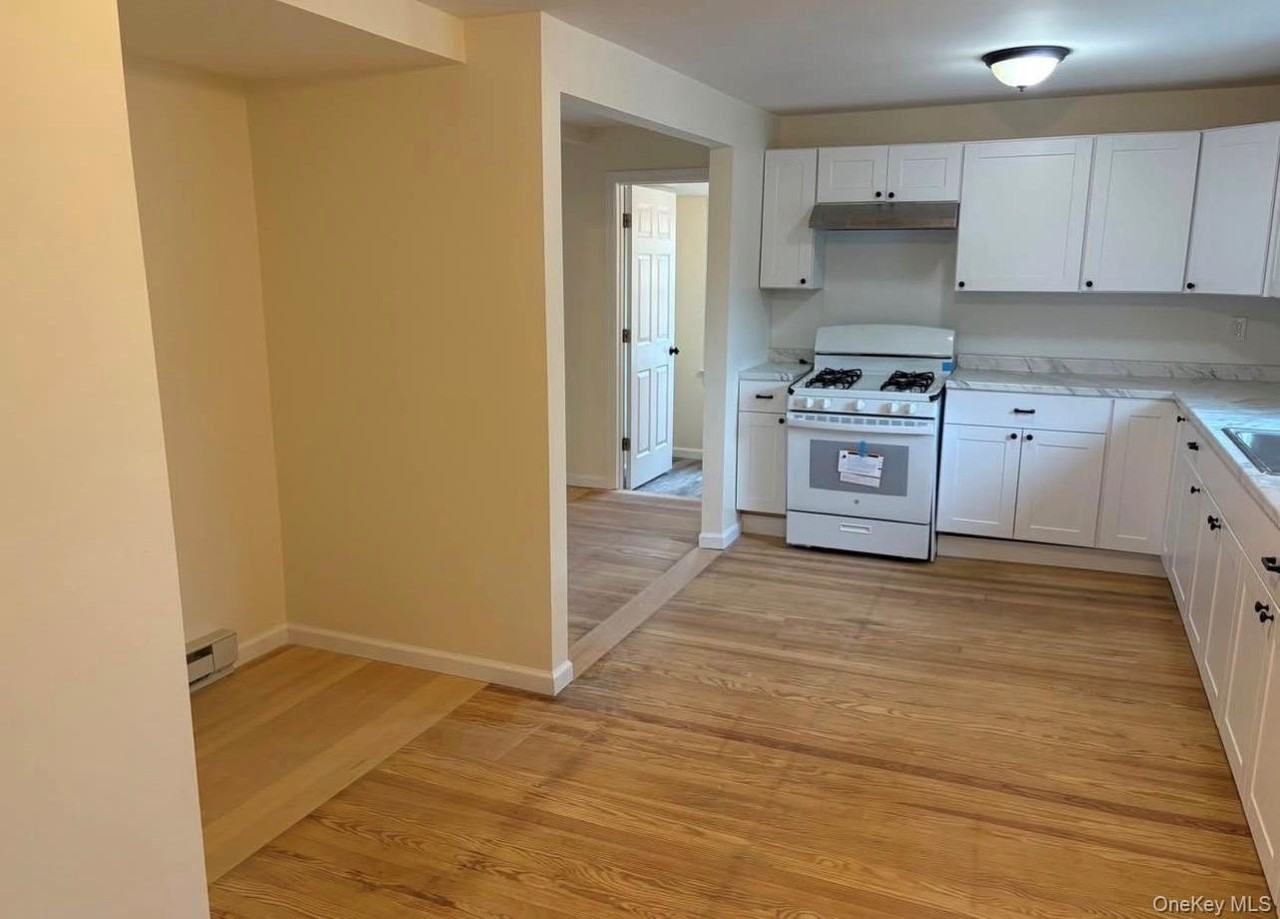 334 Sweezy Ave Unit B #B - Photo 3 of 6