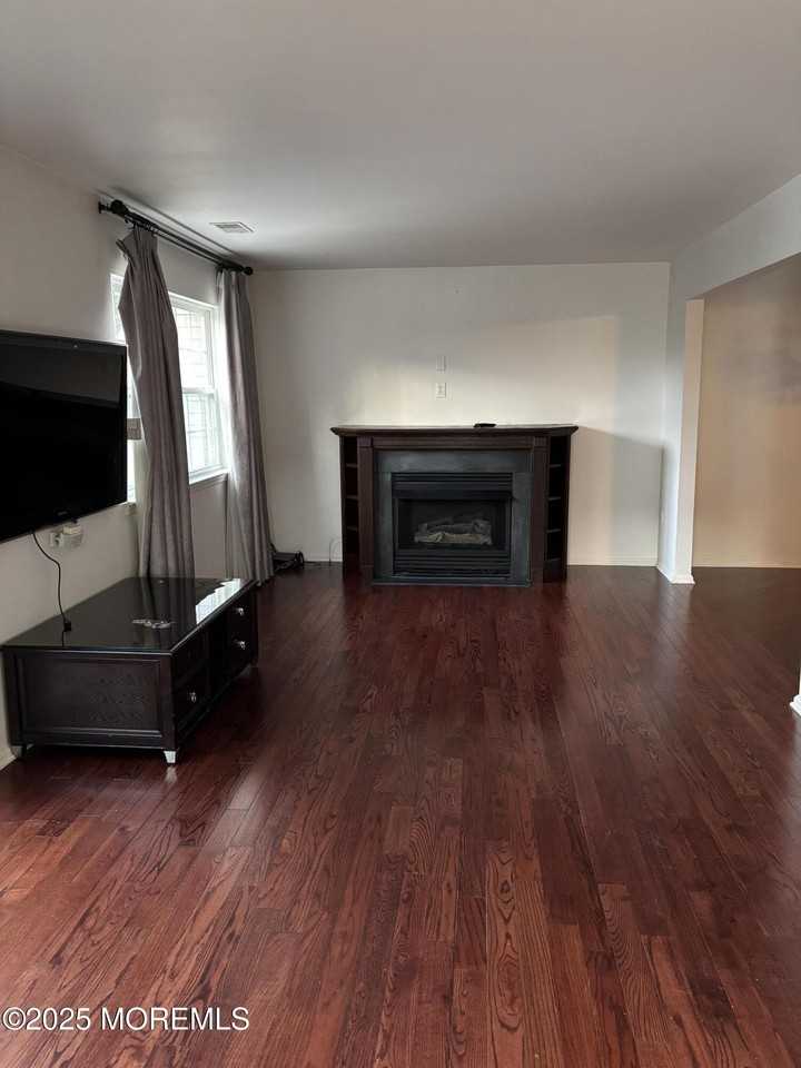 11 Fiddlers Elbow Ct - Photo 3 of 24