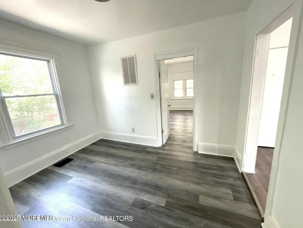 1027 Monroe Avenue #1stFL - Photo 5 of 10