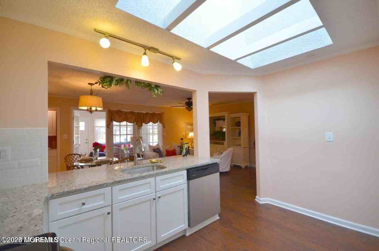 101 Hancock Ct - Photo 5 of 18