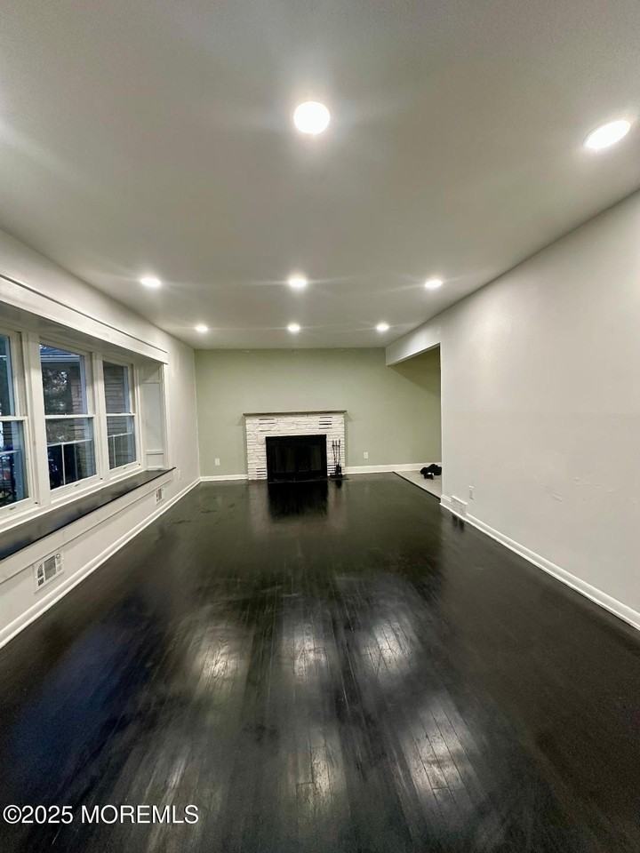 297 Cambourne Drive - Photo 5 of 16