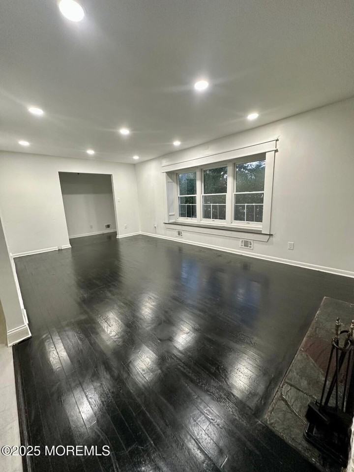 297 Cambourne Drive - Photo 6 of 16