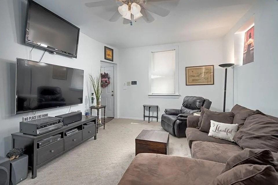 642 North Dearborn Street #CH - Photo 3 of 19