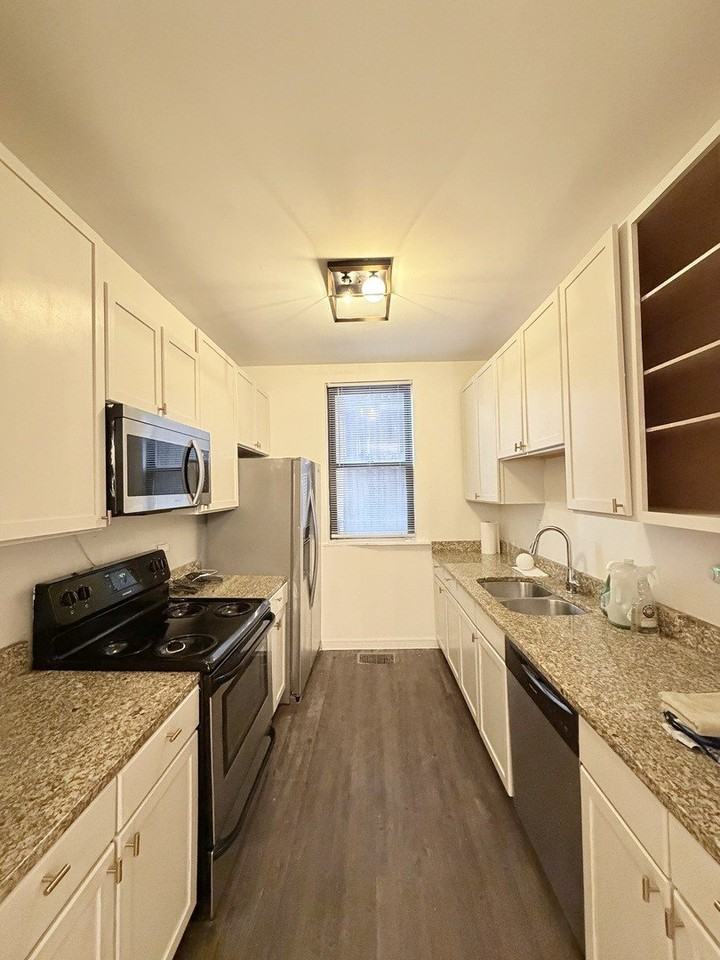 642 North Dearborn Street #CH - Photo 6 of 19