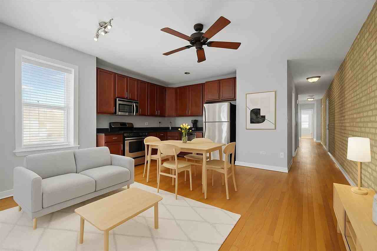 2531 West Berwyn Avenue #3 - Photo 3 of 14