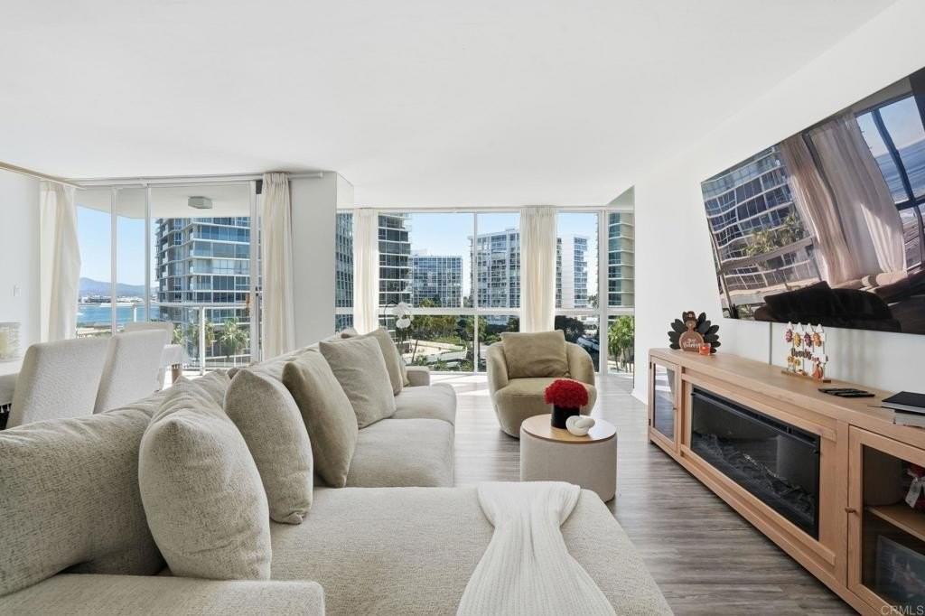 1730 Avenida Del Mundo #502 - Photo 2 of 32