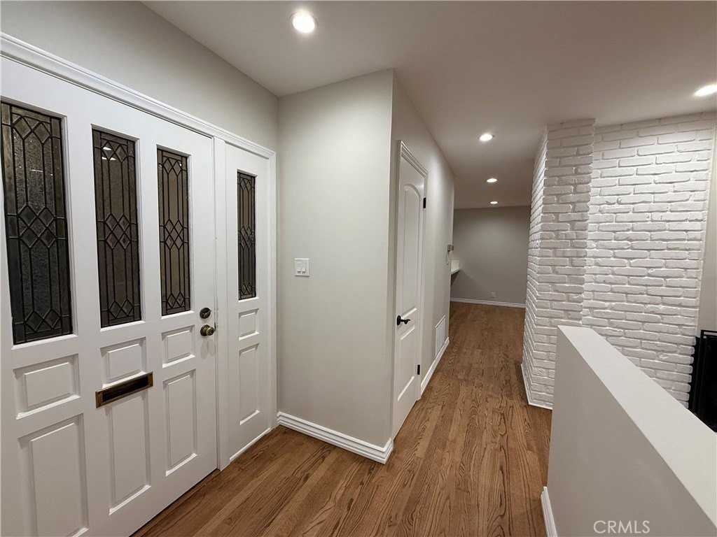 1825 Valleta Dr - Photo 2 of 20