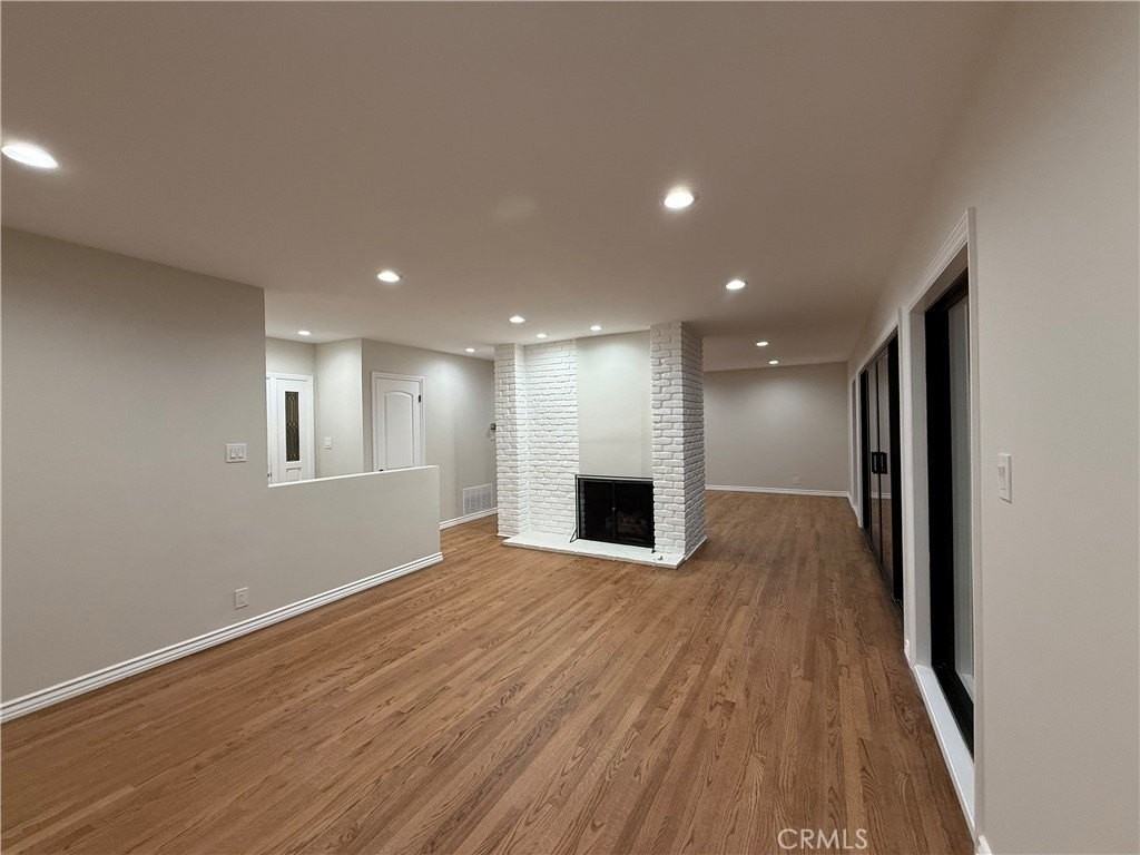 1825 Valleta Dr - Photo 4 of 20