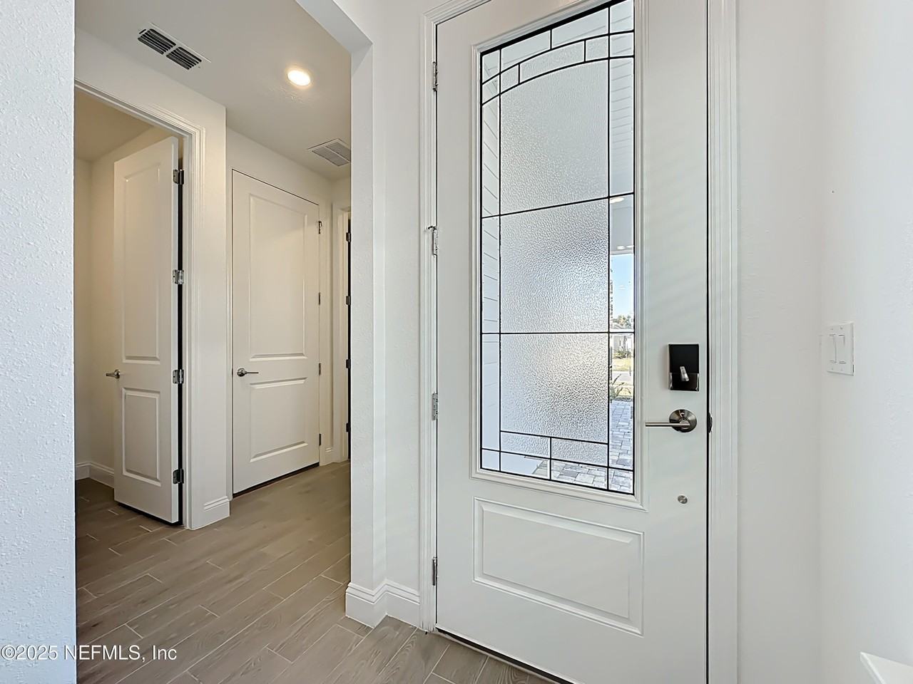 289 Pentwater Rd - Photo 5 of 36