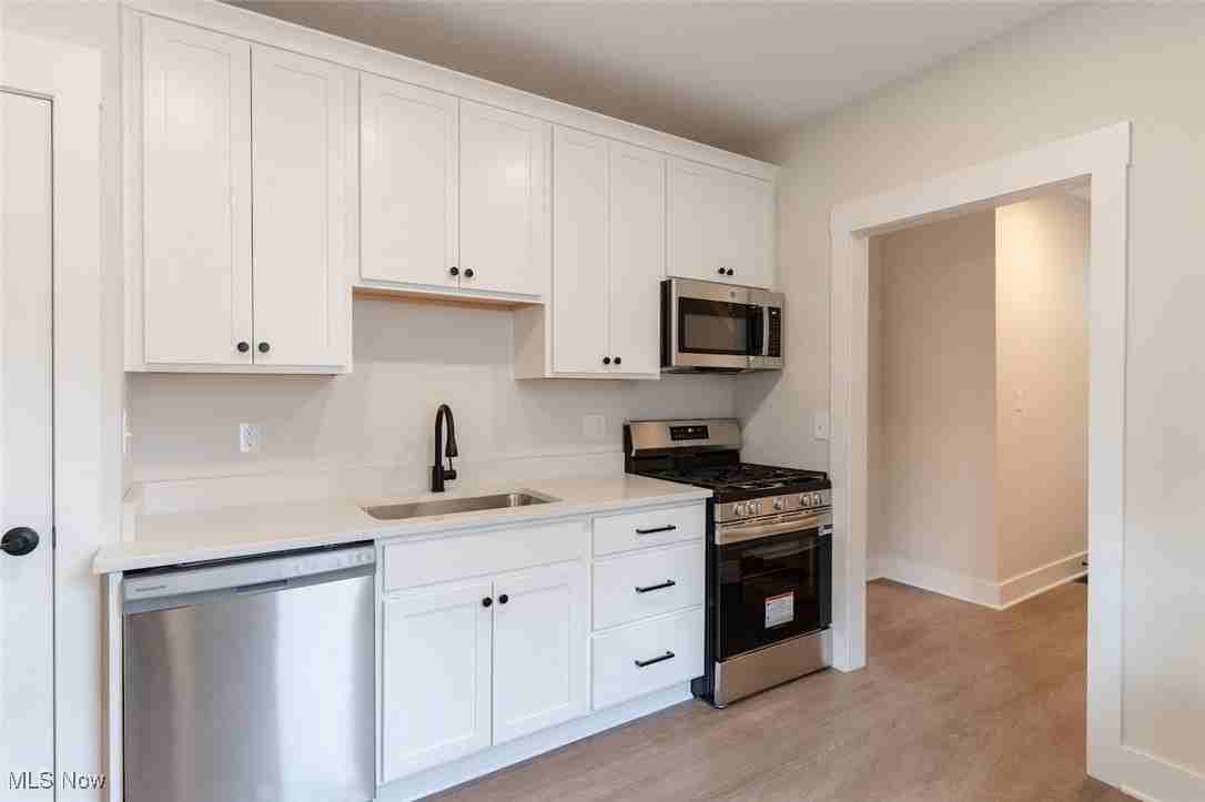 1464 E 123rd St - Photo 7 of 50