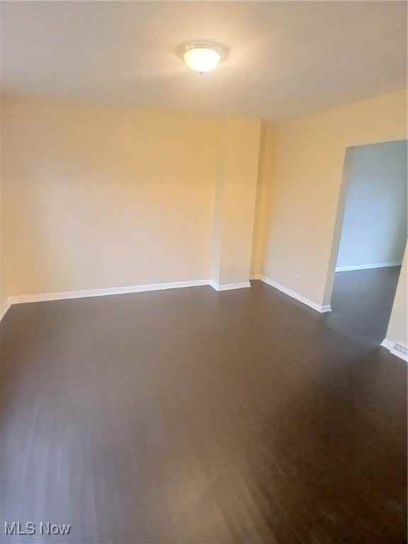 25 Zents Ave - Photo 3 of 16